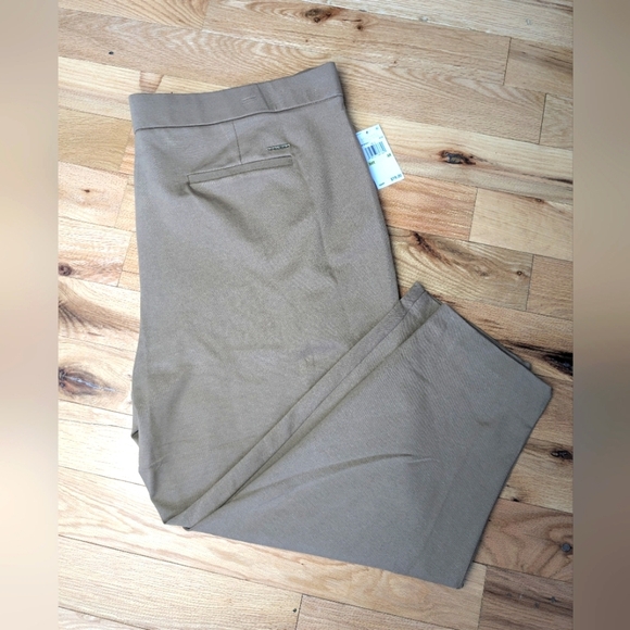 NWT! Michael Kors Capri Pants Beige Size 4X Women Plus Size - Picture 1 of 12